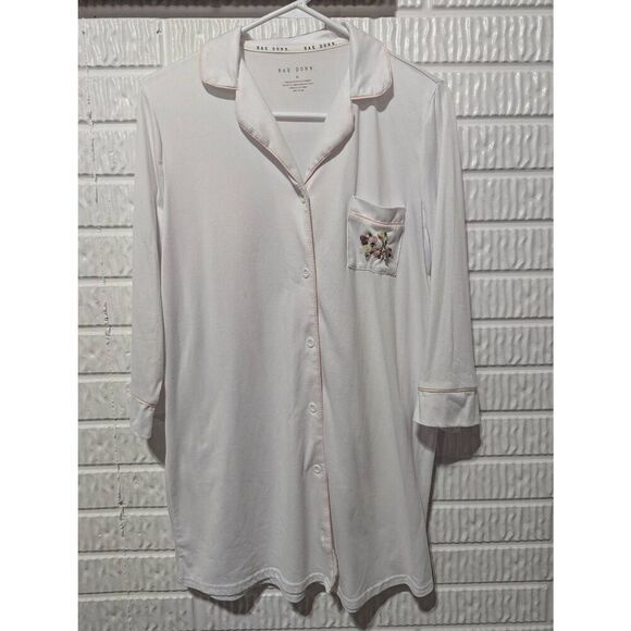 Rae Dunn Women's Soft White Pink Trim Flower Embellished Pocket Night Shirt Size - Picture 1 of 7